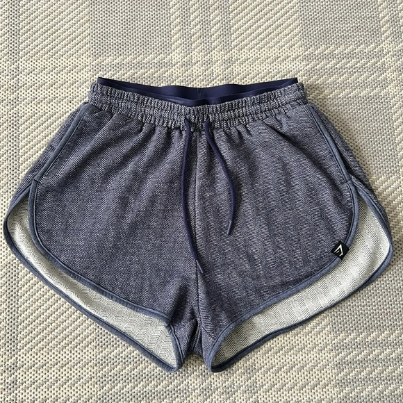 GYMSHARK | Heather Dual Band Shorts - Picture 3 of 10